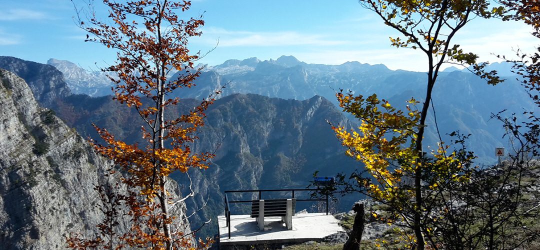 Panoramic & hiking tour around Korita Kucka and Grlo sokolovo